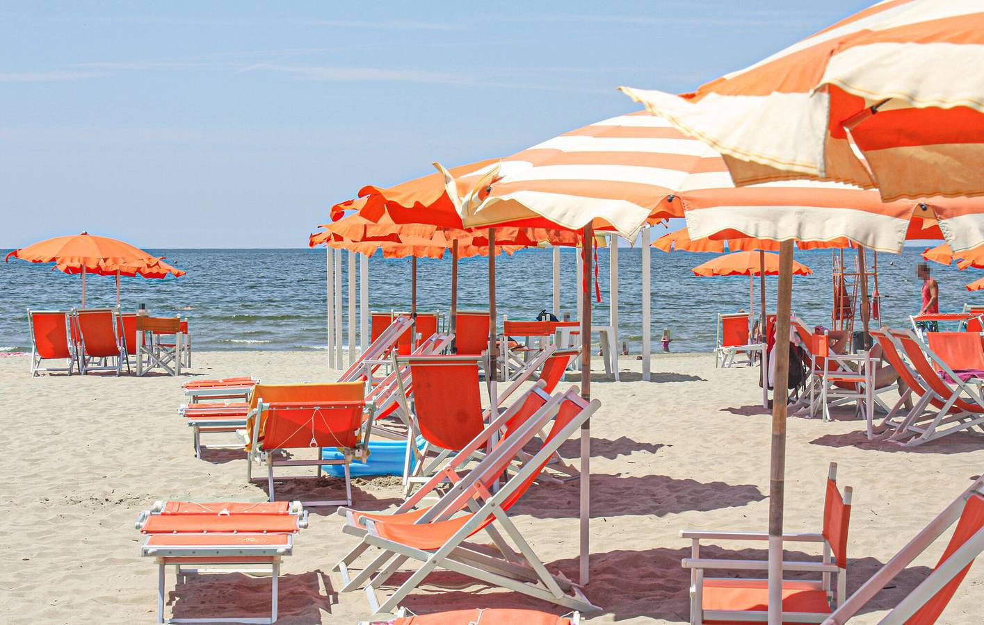 Appartamento intero, Accogliente appartamento con 2 camere da letto: a 1,5 km dalla spiaggia dell'Oasi, con parcheggio e cucina inclusi in Marina di Carrara, Carrara
