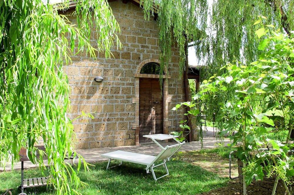 Bonito apartamento en villa con Wifi, piscina, Tv, patio, vista panorámica, aparcamiento in Le Mosse, Provincia de Viterbo