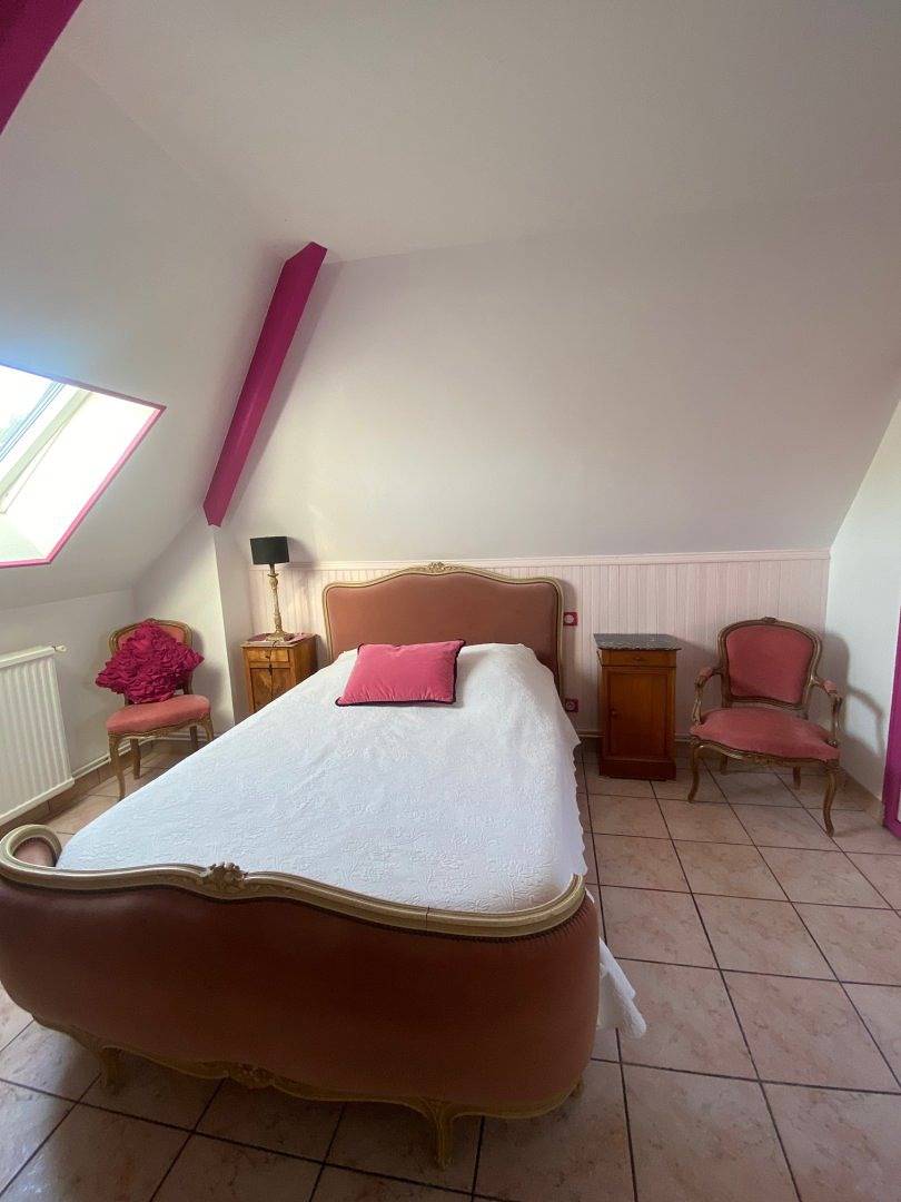 Chambres d'hôtes Lambert Rouen - Chambre Rhodo in Saint-Jean-du-Cardonnay, Région de Rouen