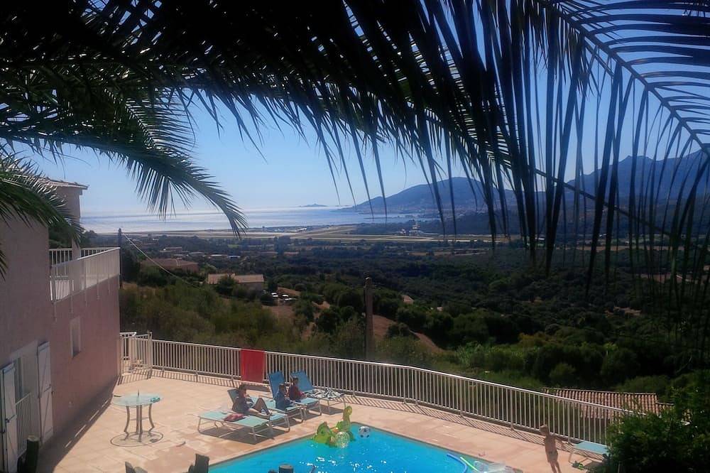 Villa 10 Pers, Piscine 5x10m, Belle Vue Mer, Proche Plages Porticcio & Ajaccio in Bastelicaccia, Région d'Ajaccio