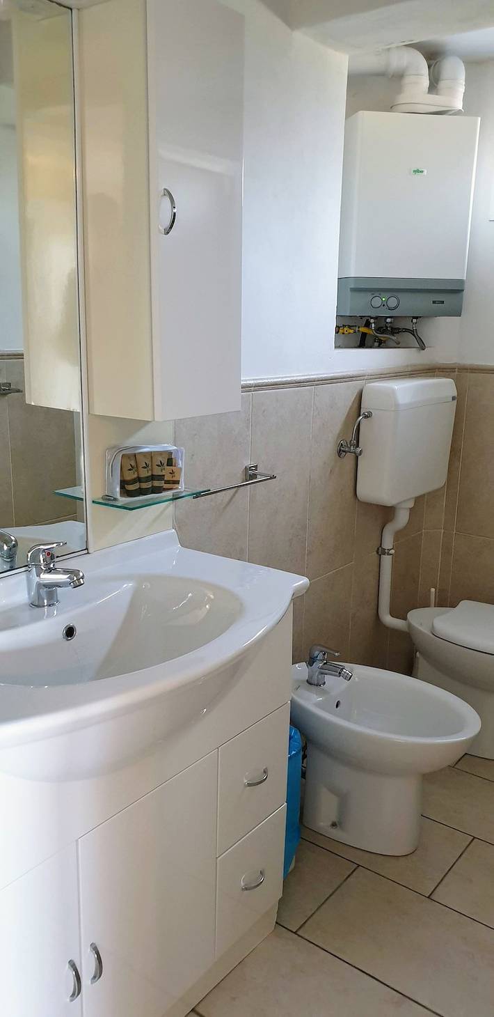 Ganze Ferienwohnung, Ferienwohnung für 2 Personen mit Seeblick in Spiaggia Gardiola, San Felice del Benaco