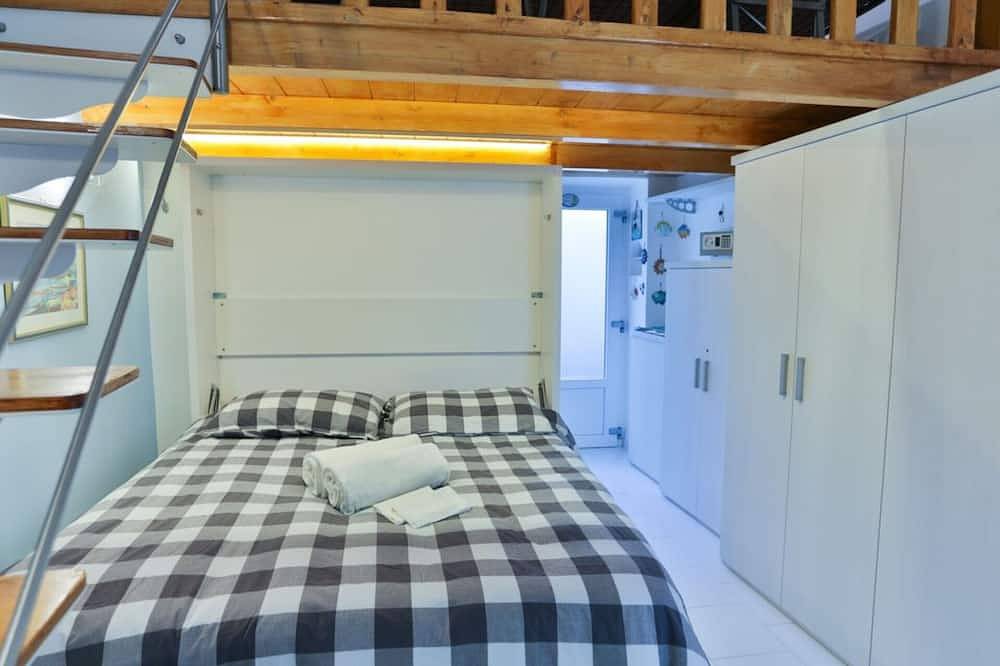 Entire apartment, Beautiful apartment for 3 people with A/C, Wifi, Tv, patio and parking in Minori, Amalfi Coast