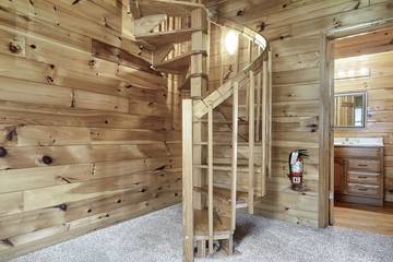 Log Cabin for 10 Guests in Sevierville, Sevier County, Picture 3