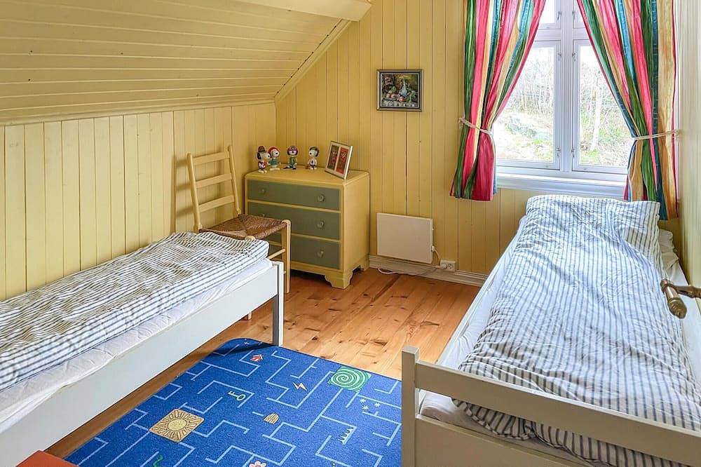 4 bedroom stunning home in Skudeneshavn in Karmøy