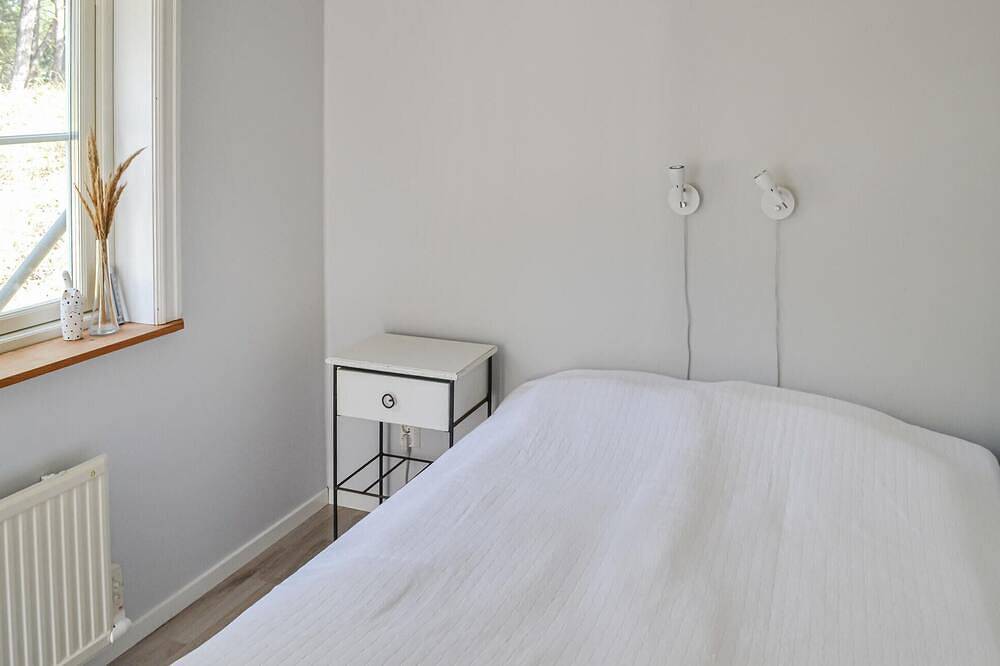 Gorgeous home in Borrby with Wifi in Österlen