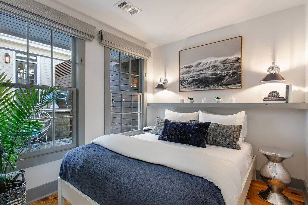 Luxe Carriage House | Heated Pool | Near River St in Savannah, Chatham County