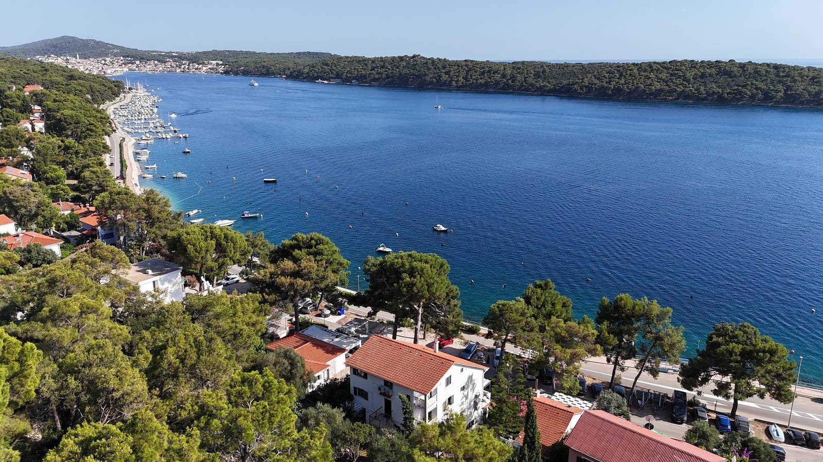 Entire apartment, One bedroom apartment with terrace and sea view Mali Lošinj A-10420-c in Losinj, Kvarn Islands
