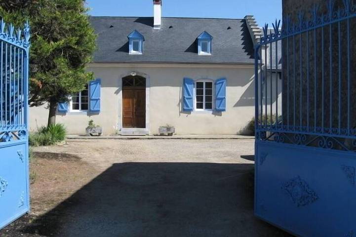 Gîte pour 15 personnes, avec jardin à Bernac-Dessus