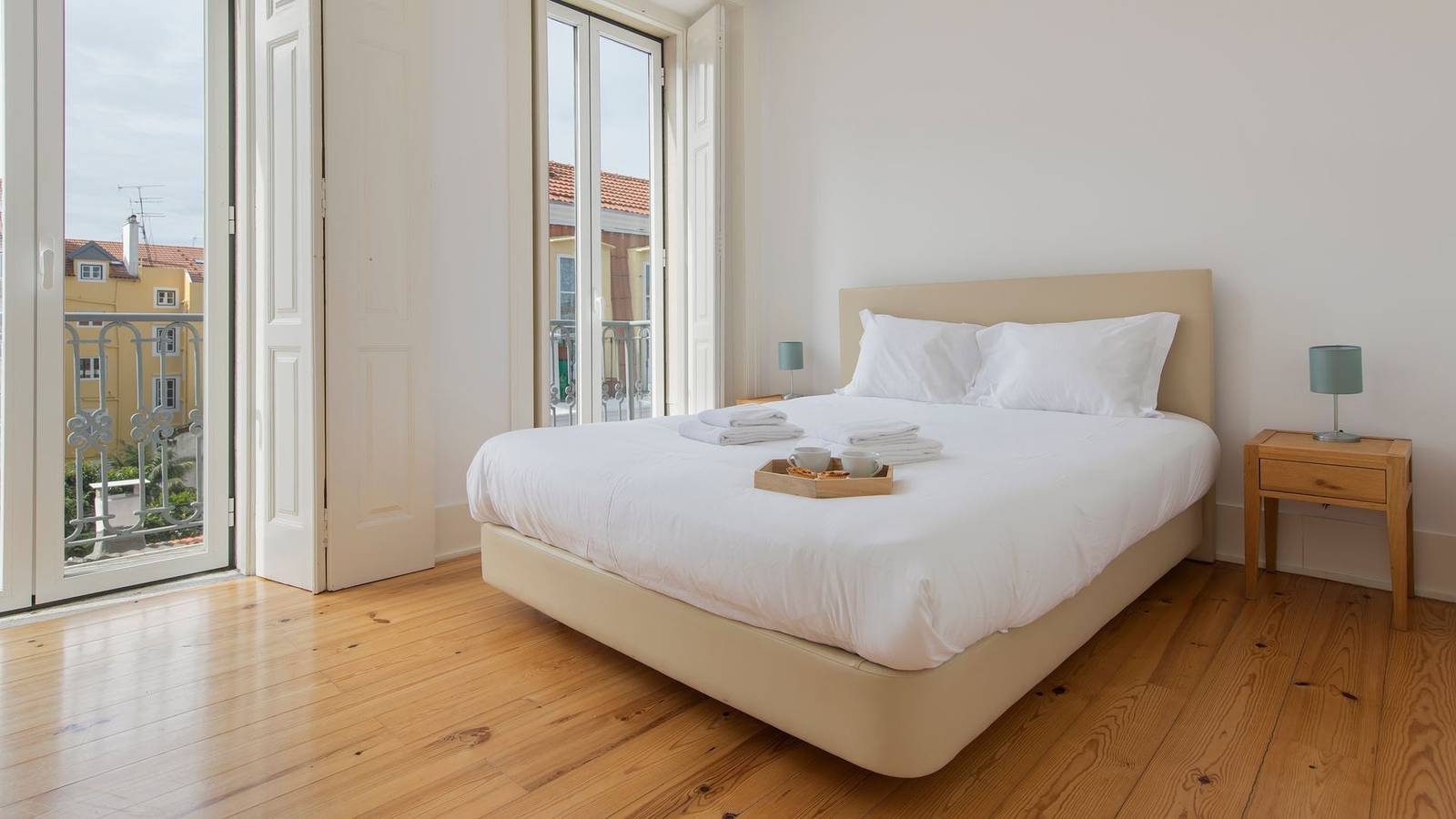 Apartamento inteiro, Sunny Santa Catarina I by Lovelystay in Misericórdia, Lisboa
