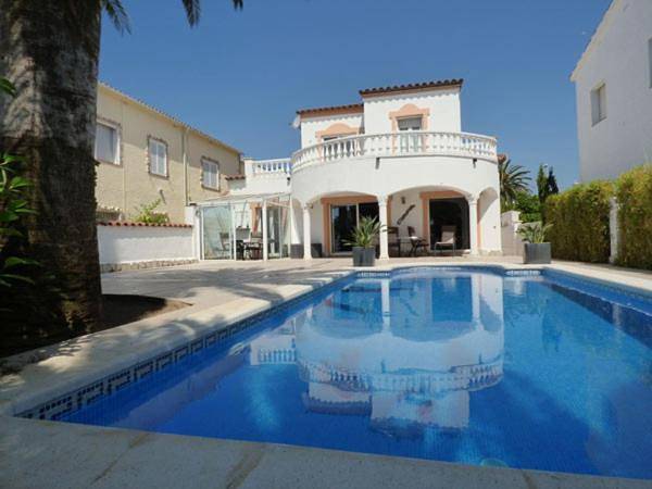 Chalet para 6 personas, con piscina además de terraza y jardín - 1