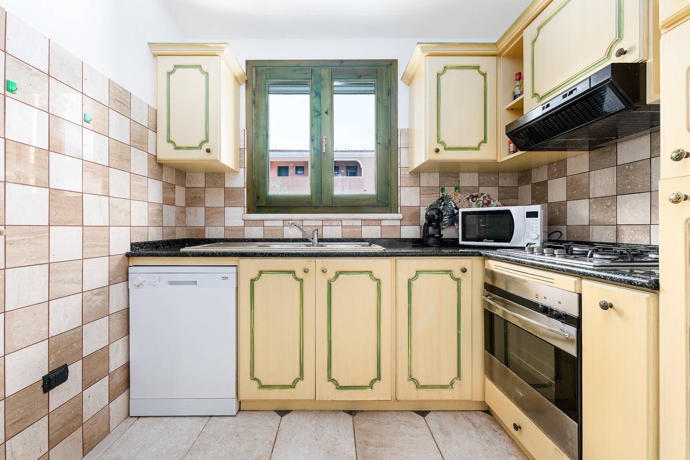 Ganze Wohnung, Ferienwohnung 'Degli Ulivi' mit privater Terrasse, privatem Garten und Balkon in Cala Ginepro, Orosei