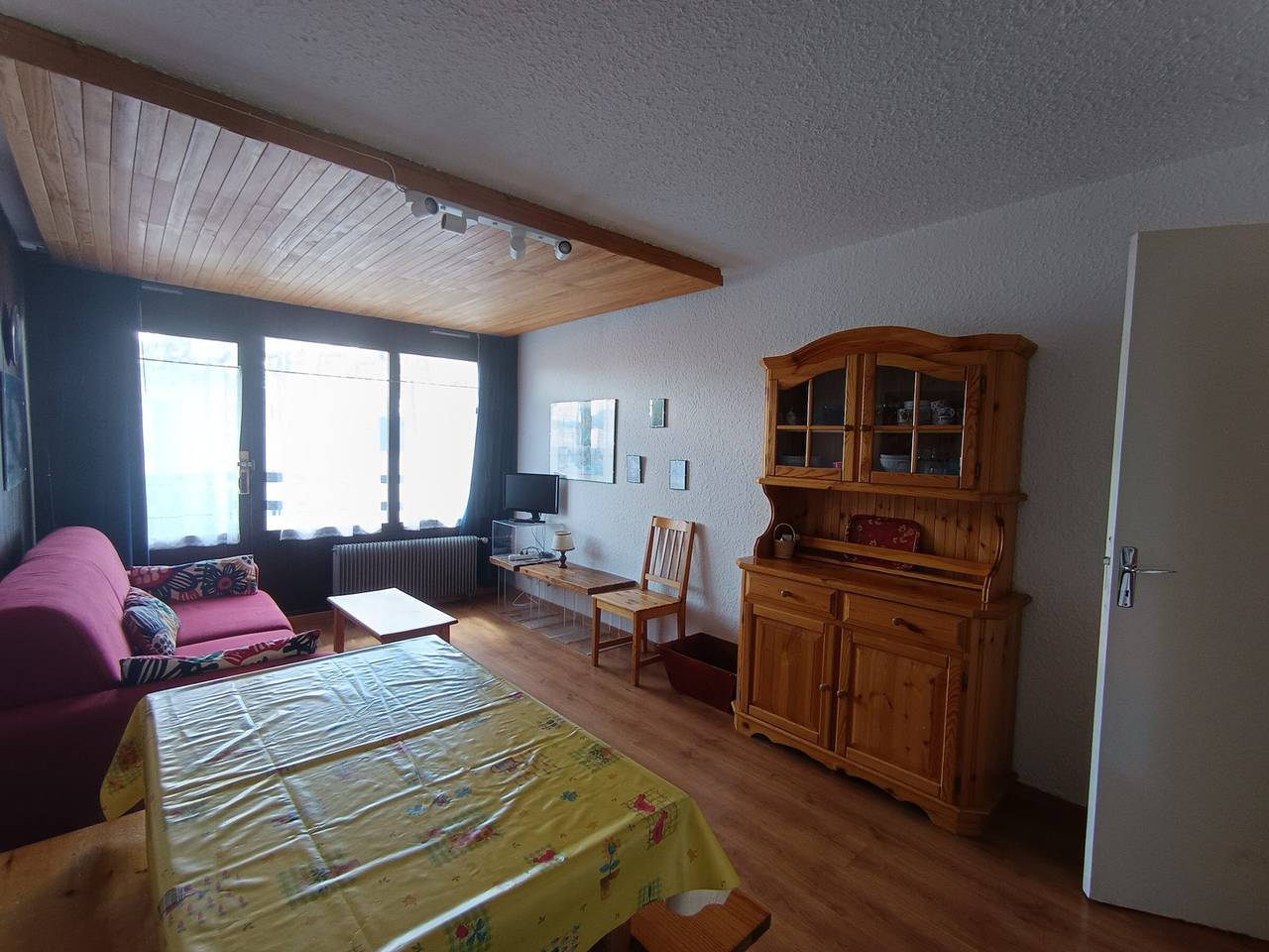 Appartement entier, Appartement 4 pers, proche pistes et commerces, parking in Montgenèvre, Région de Briançon