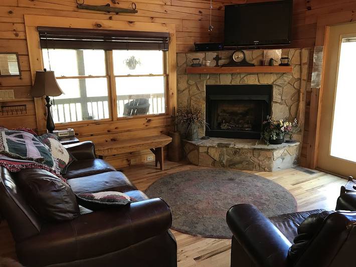 Glamping for 13 people, with yard in Great Smoky Mountains National Park