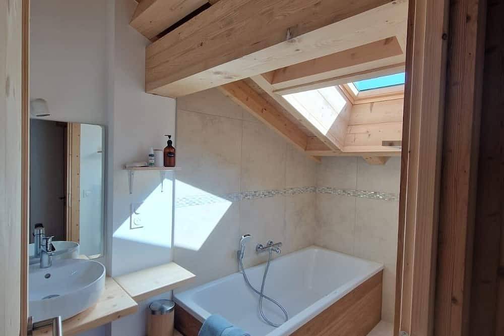 Family chalet in Cordon (Haute Savoie), near Megève and Combloux, sleeps 10 in Cordon, Regione Monte Bianco