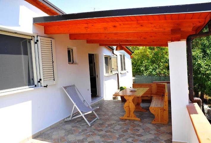 Casa vacanza per 4 persone, con panorama e giardino, con animali domestici in Marina di Camerota