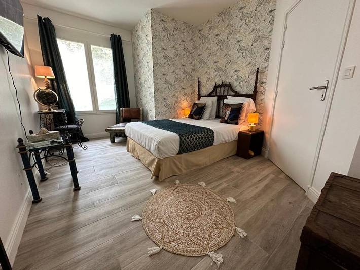 Chambre d’hôte pour 4 personnes, avec piscine et vue