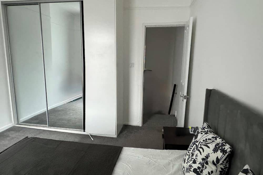 Kick back and Relax in this calm-styled space in St Helens, Nordwestengland