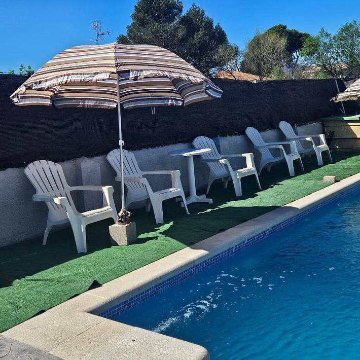 Location de vacances pour 8 personnes, avec piscine ainsi que jardin et vue à Escalona - 4