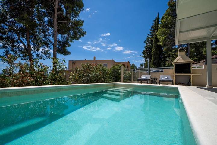 Villa pour 8 personnes, avec piscine ainsi que vue et jardin à Sumartin - 2