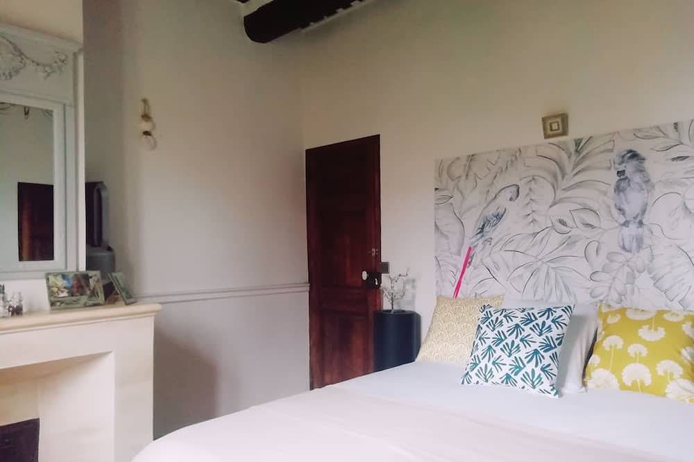 Charming 140 m2 village house in the heart of the Alpilles provençales in Aureille, Arles und Umgebung