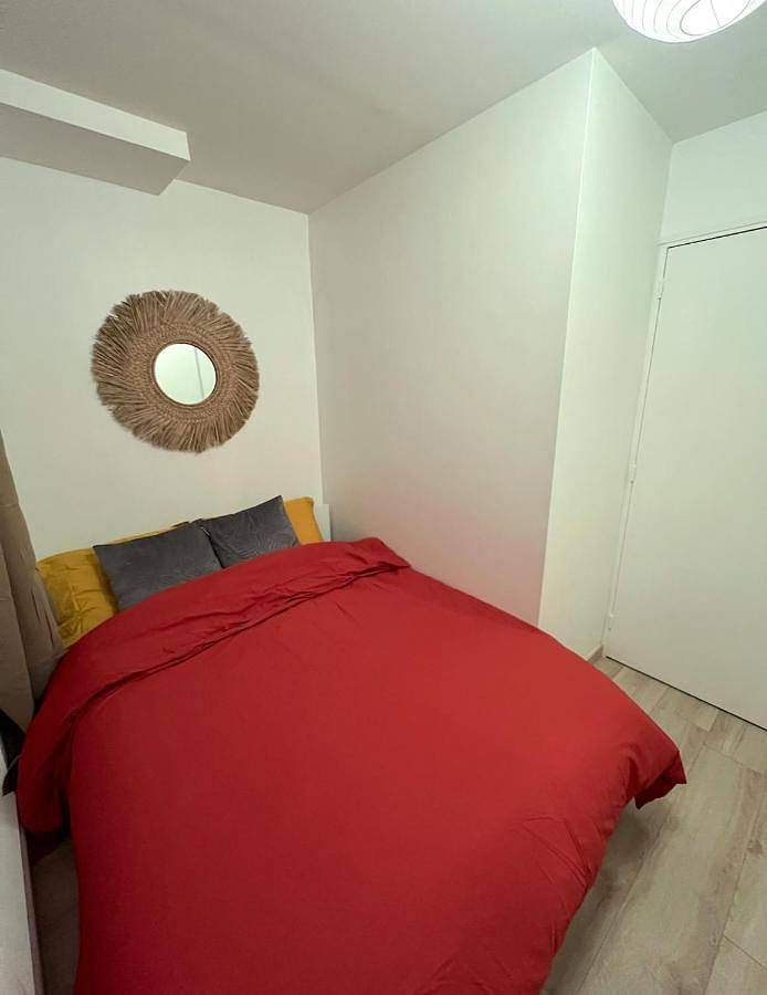 Appartement entier, Paris-Montrouge Magnifique Appartement 2 pièce de 36m2 - très cosy pour 1 à 5 personnes refait à neuf - Entire Apartment Luxurious And Warm - Montrouge Paris 14ème - Proche Aéroport Orly & Parc Expositions Porte de Versailles Free Wifi Gratuit in Montrouge, Hauts-de-Seine