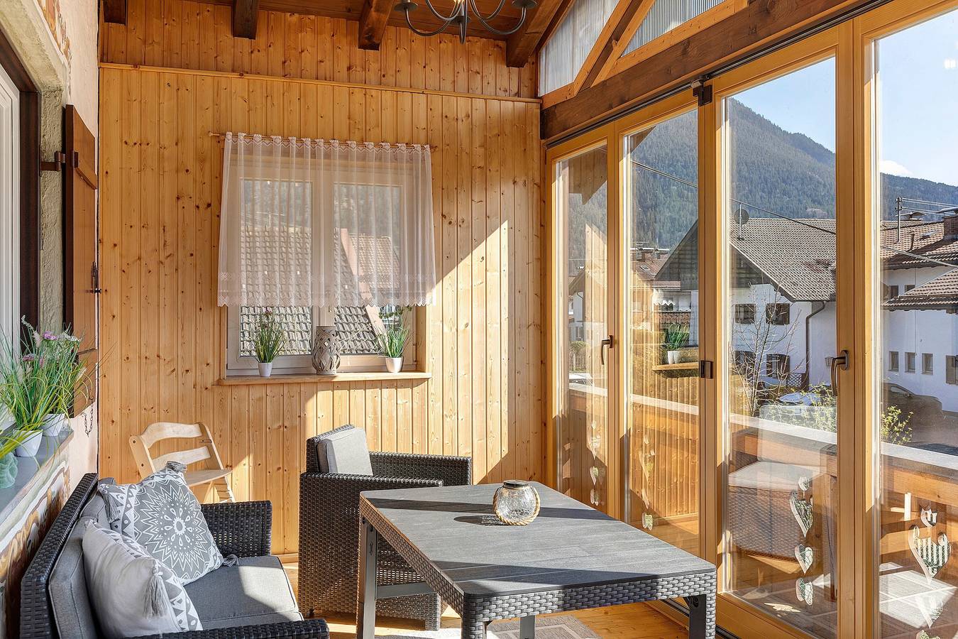 Ganze Wohnung, Apartment 'Andis' mit Bergblick, Balkon und Wlan in Farchant, Bayerische Alpen