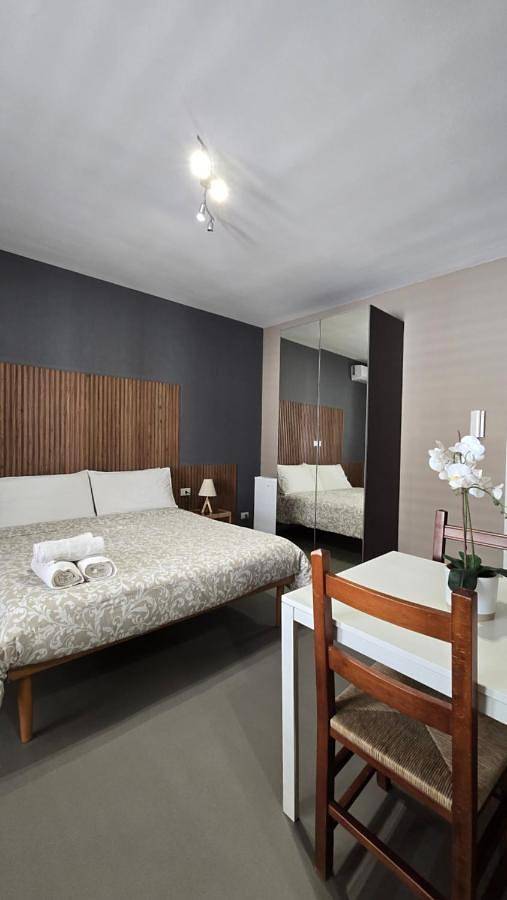 Gîte pour 4 personnes, avec jacuzzi ainsi que sauna et balcon à Palerme - 2