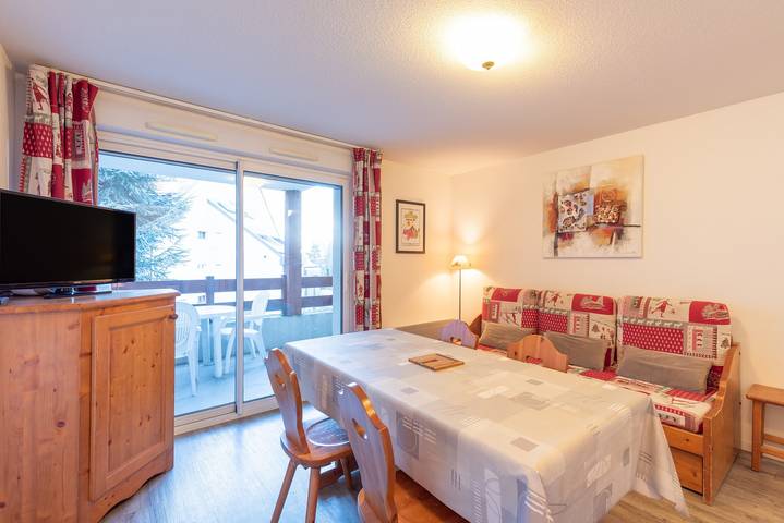 Apartamento entero, Estancia Cómoda en Saint-Lary, Terraza, Piscina Climatizada y Acceso Directo al Teleférico in Saint-Lary-Soulan, Parque nacional de los Pirineos