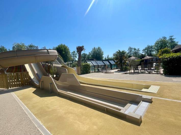 Camping para 4 personas, con jacuzzi y piscina además de jardín y sauna - 1