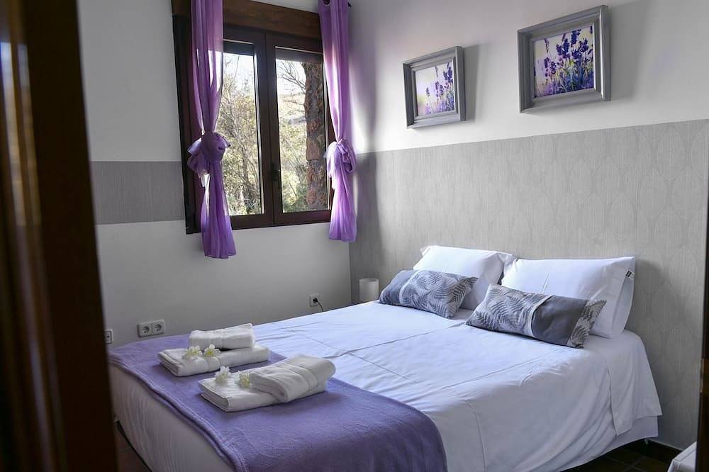 Piscina Climatizada Casa Puente Albor in El Espinar, Provincia de Segovia