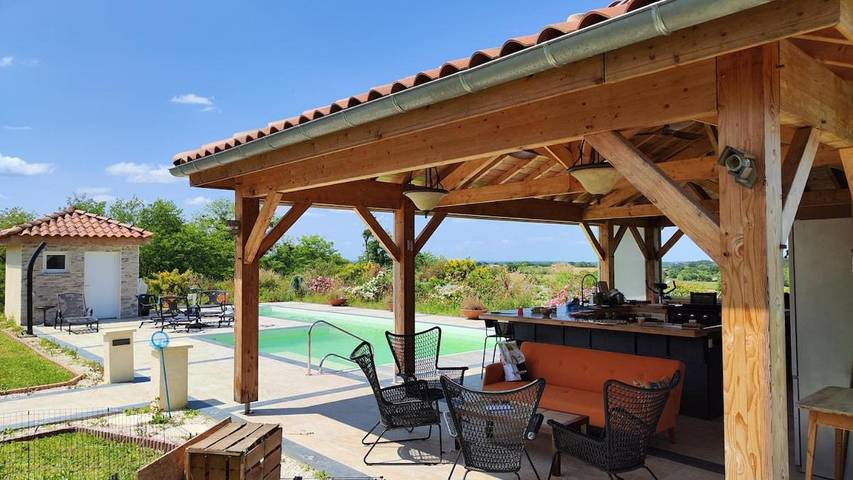 Location de vacances pour 12 personnes, avec vue ainsi que terrasse et piscine, animaux acceptés à Gamarde-les-Bains - 4