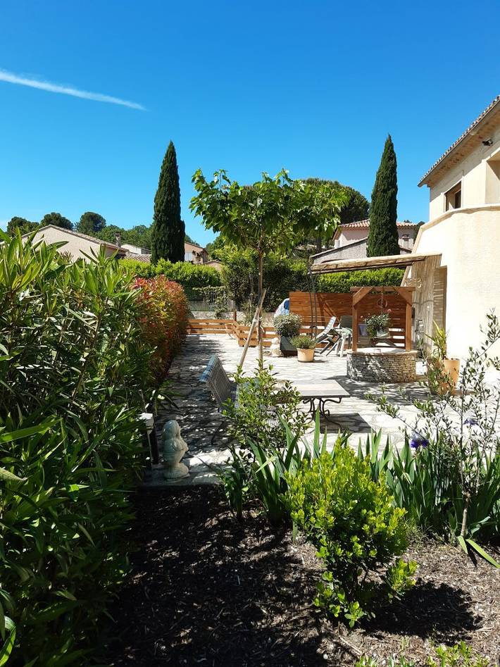 Gîte pour 3 personnes, avec piscine ainsi que terrasse et jardin à Vaison-la-Romaine - 3