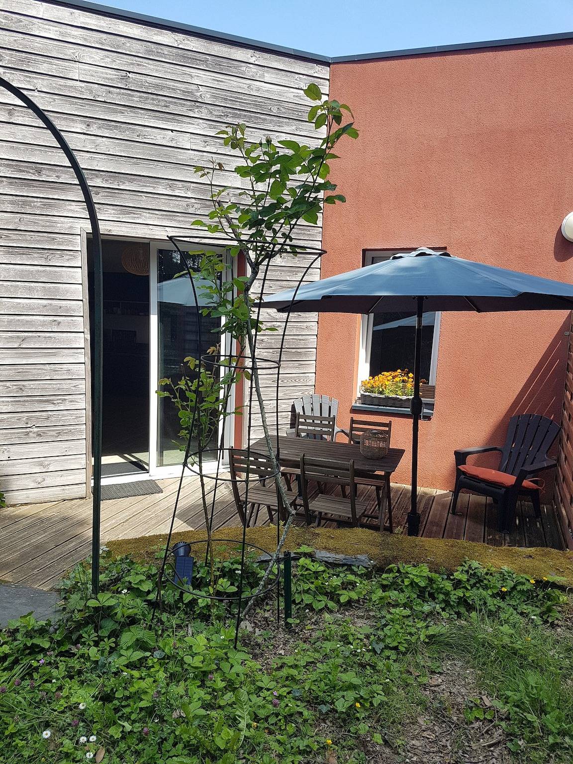 Gîte “À l’orée d’Angers” with Private Terrace and Garden, Near Terra Botanica in Avrillé, Loire Valley