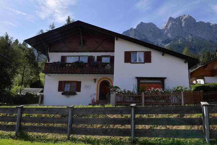 B&B für 2 Personen, mit Terrasse und Garten sowie Ausblick am Eibsee