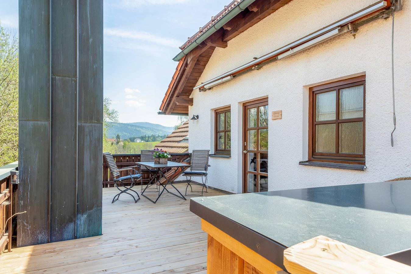 Ganze Wohnung, Apartment 'Fewo Enzian' mit Bergblick inkl. privater Sonnenterrasse und Wlan in Breitenberg, Ostbayern
