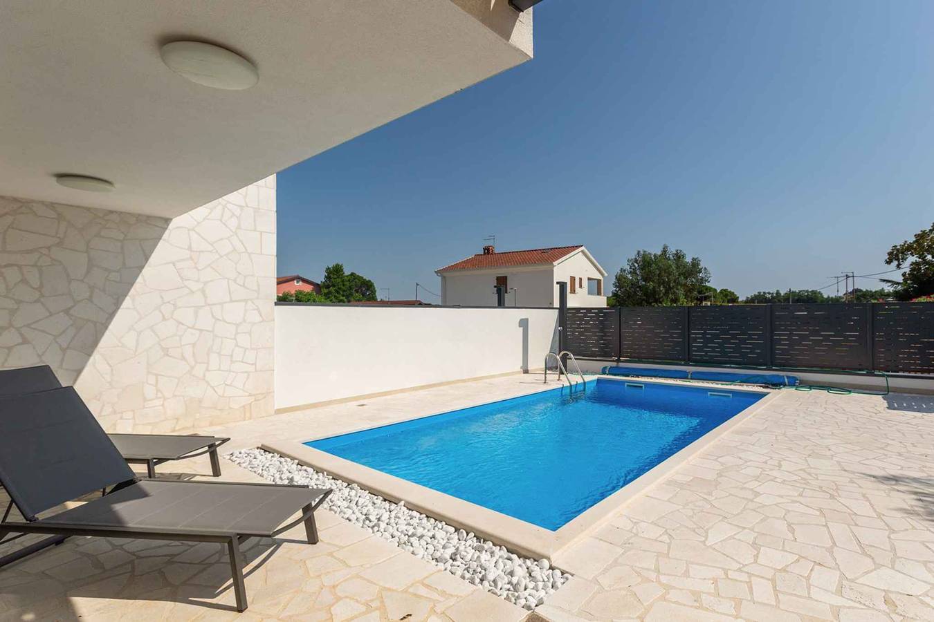 Villa con piscina y cocina de verano in Umag, Region de Umag