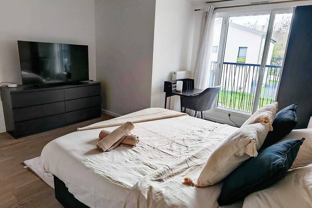 House near Versailles & Paris with parking in Louveciennes, Yvelines