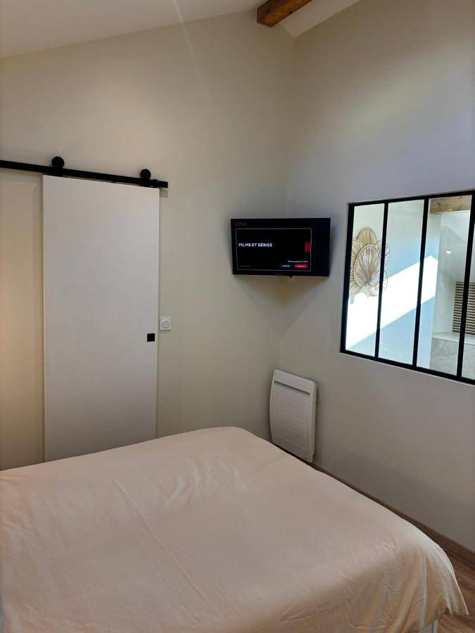 Gîte pour 2 personnes, avec Vue dans Charnècles - 3