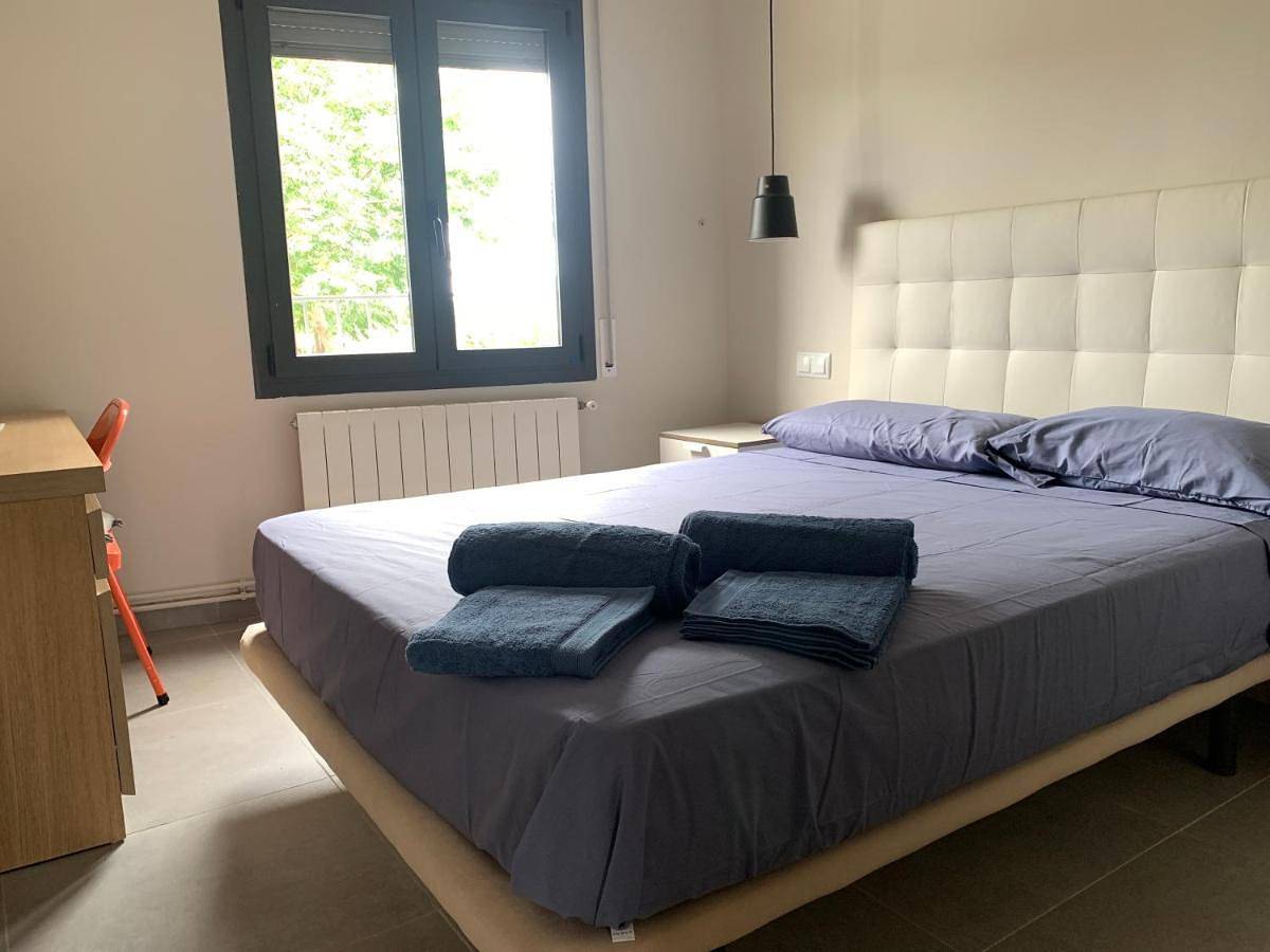 Apartamento entero, Three-Bedroom Apartment in Reus, Costa Dorada