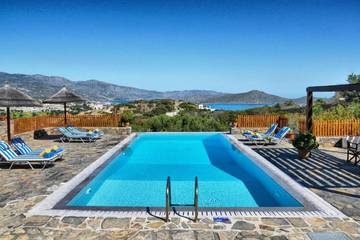 Holiday rental for 12 people, with garden in Agios Nikolaos