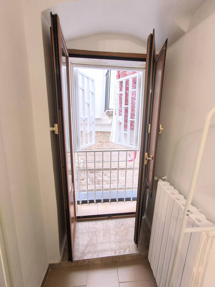 Room 'Peonia' with Balcony, Wi-Fi and Air Conditioning in Modugno, Bari Province