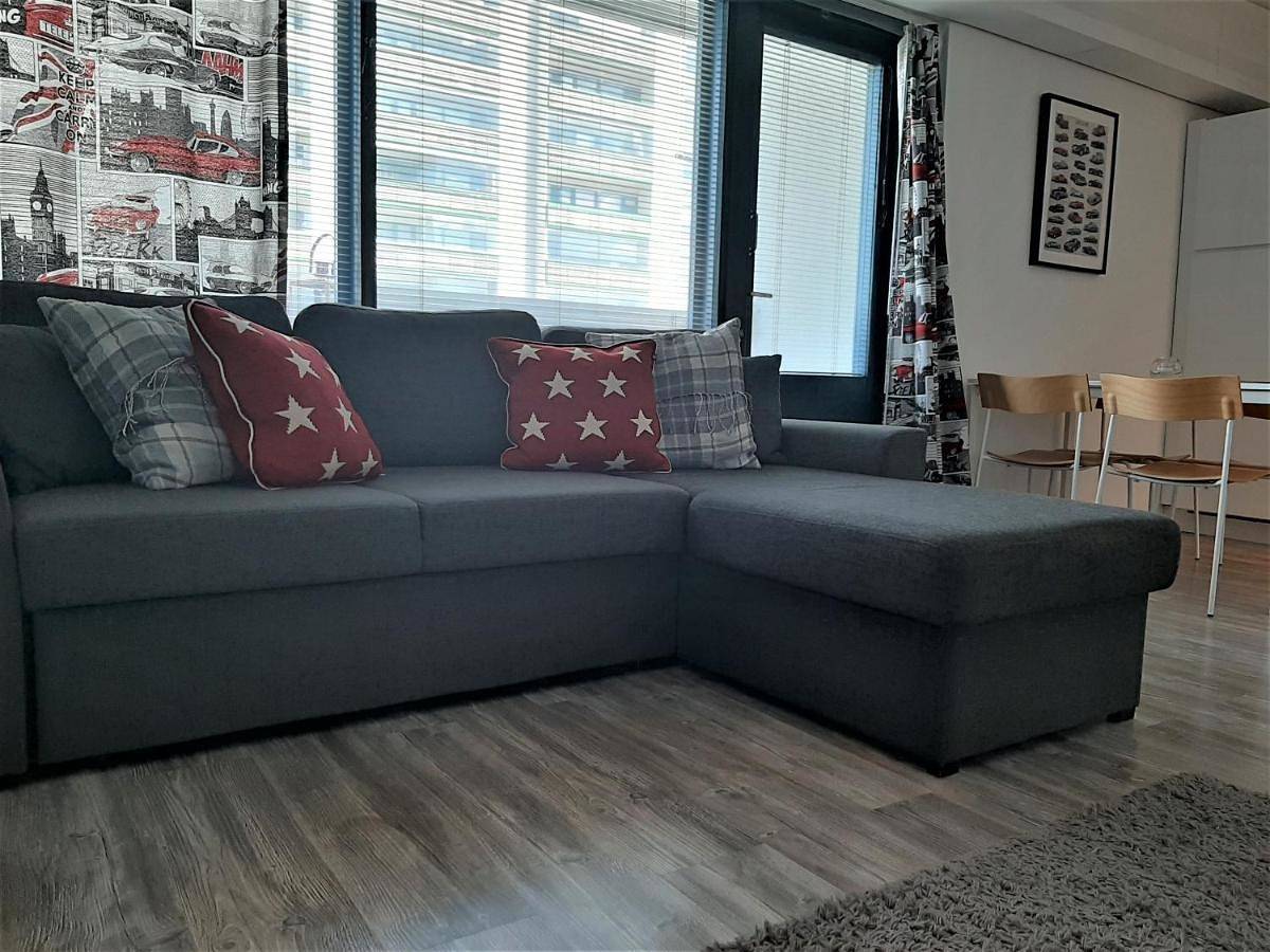 Ganze Wohnung, Apartment with Balcony in Helsinki, Uusimaa