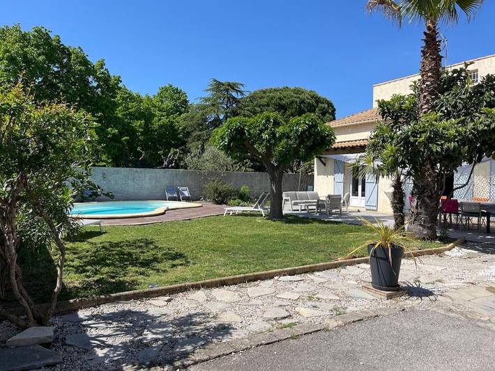 Chalet para 10 personas, con jacuzzi además de piscina y jardín - 1