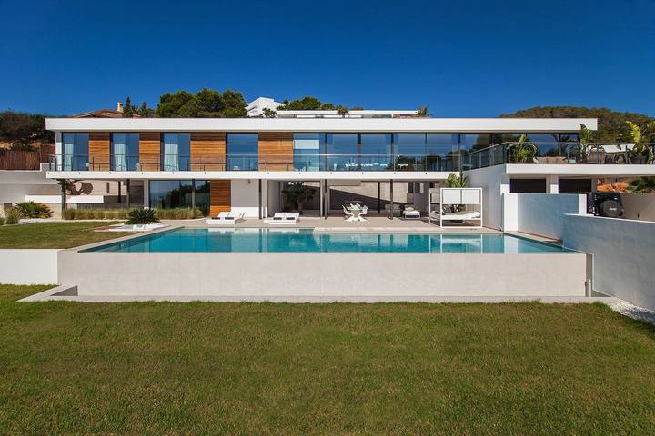 Chalet para 8 personas, con balcón y jardín en Es Cubells