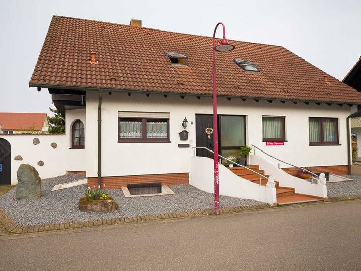 Ganze Ferienwohnung, Haus Ohnemus Fam. Späth - Ferienwohnung 120 qm, 3 Schlafräume, max. 7 Personen in Europa-Park, Rust