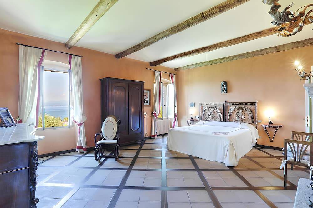 Villa I Broi - wonderful view and private pool in Cisano, Bardolino