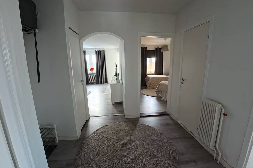 Hel leilighet, Entire 3 bedroom apartment 10 min from central and 2 min from shops in Malmö, Svenske Østersjøen