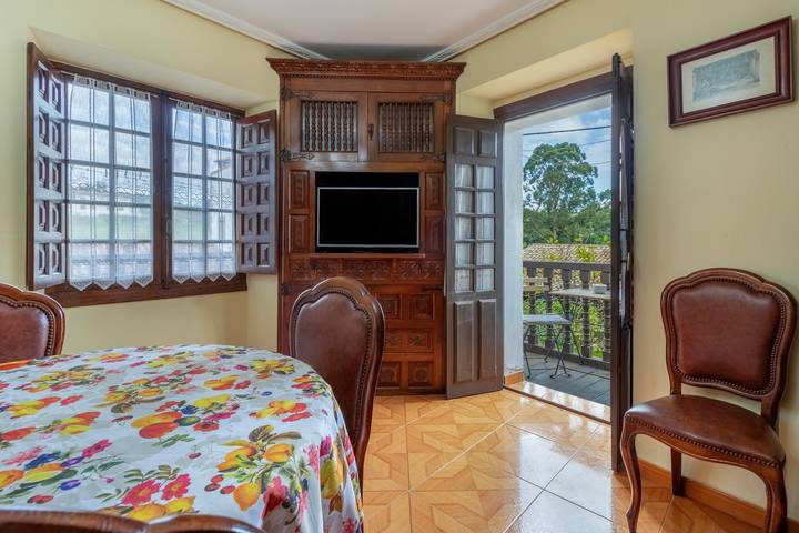 Appartamento intero, Appartamento 'La Torrevia 2' con vista montagna, balcone e Wi-Fi in Santillana del Mar, Costa cantabrica