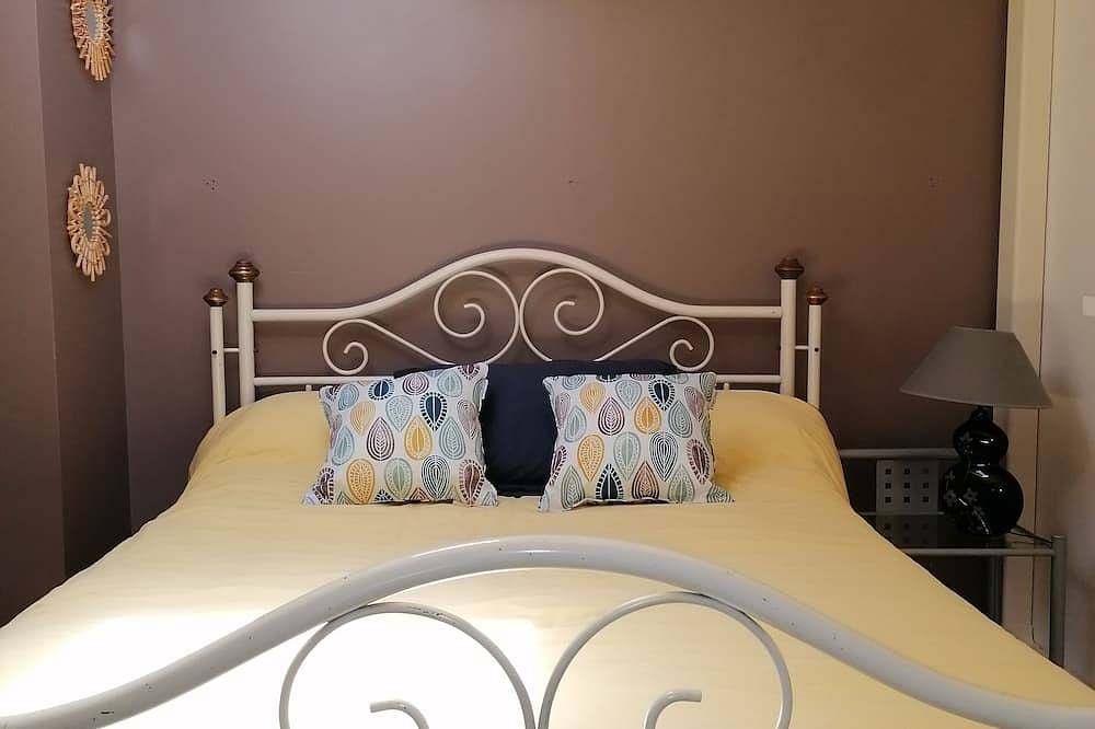 Maison Calme et Tranquille Avec Terrasse, Jacuzzi et Climatisation aux Chambres in Castres, Región de Castres