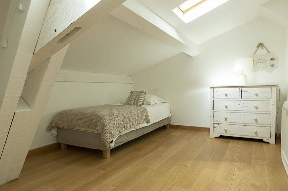 Entire apartment, Apartment Clémentine (120M2) 3 bedrooms 2 bathrooms - sleeps 6 in Avignon, Vaucluse